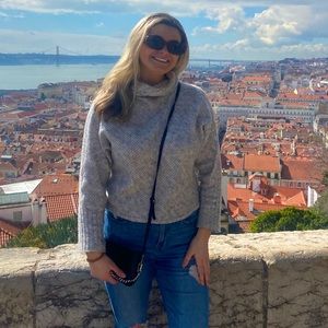 Meet your Posher, Carly